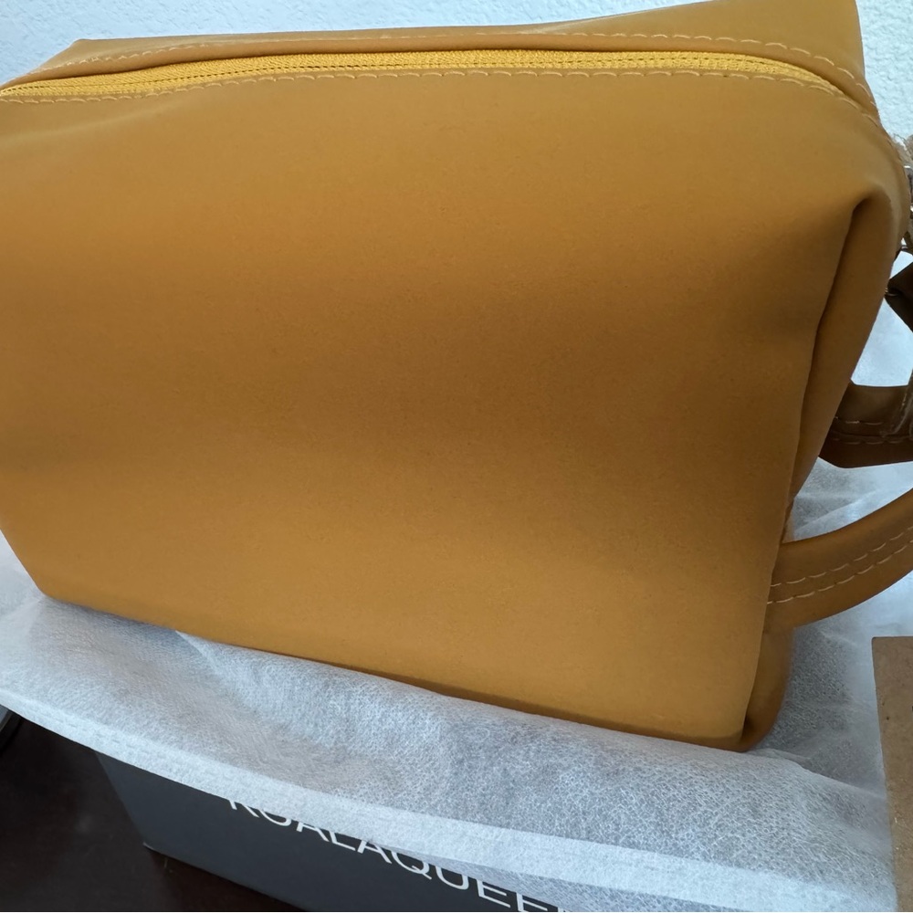 Makeup/toiletry bag